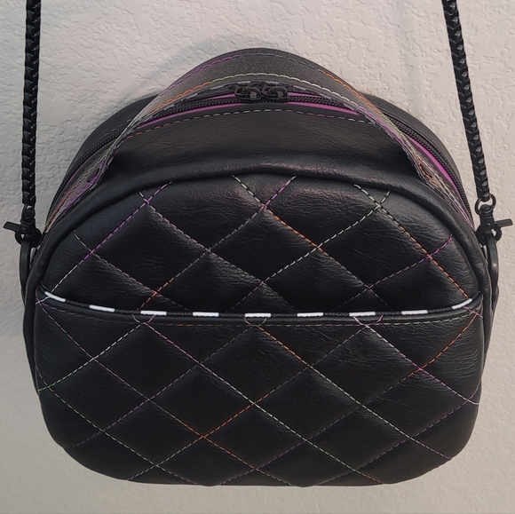 Black Quilted Bowler bag, Handmade Handcrafted Crossbody Purse - Picture 7 of 12